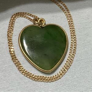 14kt Yellow Gold Jade heart shaped Vintage SYLKAY Art Deco pendant necklace 16"